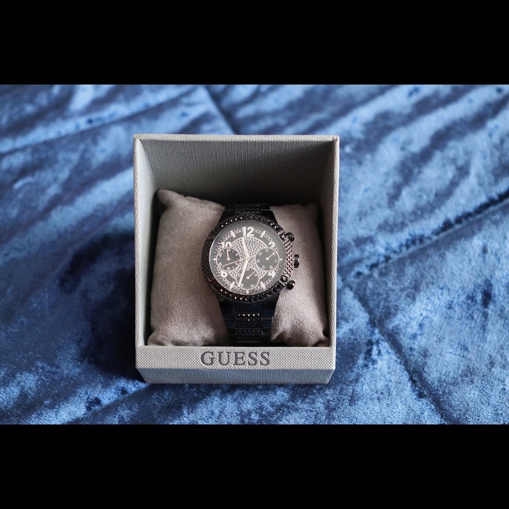 GUESS men's black with bezel waterpro watch
